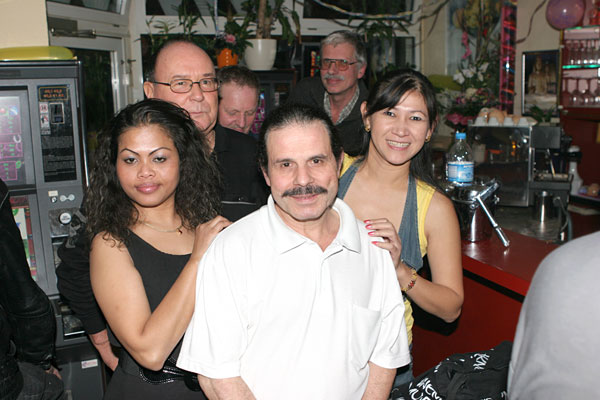 LANNA-Chef Franco mit Nancy und Pit.