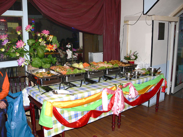 Das Thai-Buffet zur Neueröffnung des Butterflys war gut und reichhaltig.