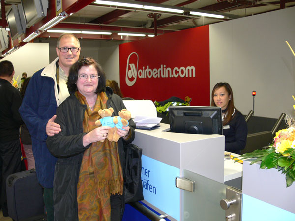 Familie Lange sind Passagiere auf dem Erstflug nach Phuket