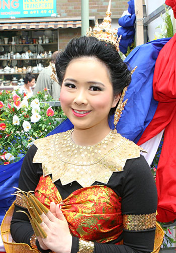 Thaifrau Worawee auf dem Karneval der Kulturen